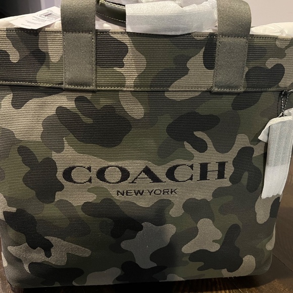 NWT-Coach Tote 38 in Camo Print/Green Multi - Picture 2 of 5